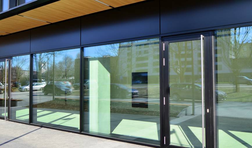 Independent Glass
